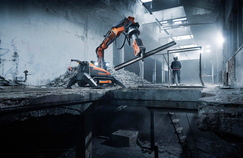 Le robot de démolition DXR fait le job… avec une vitesse et une précision impressionnantes
